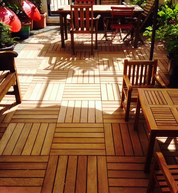 Pavimento in legno in quadrotte per esterni