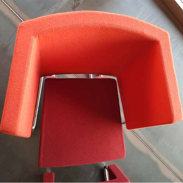 Poltrona Ron-Aldodown con pouf di Bonaldo