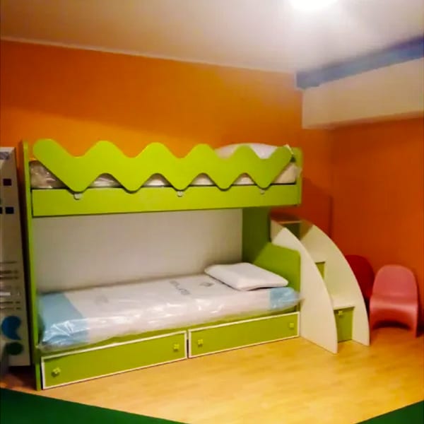 Cameretta in laminato opaco con letto a castello Colombini