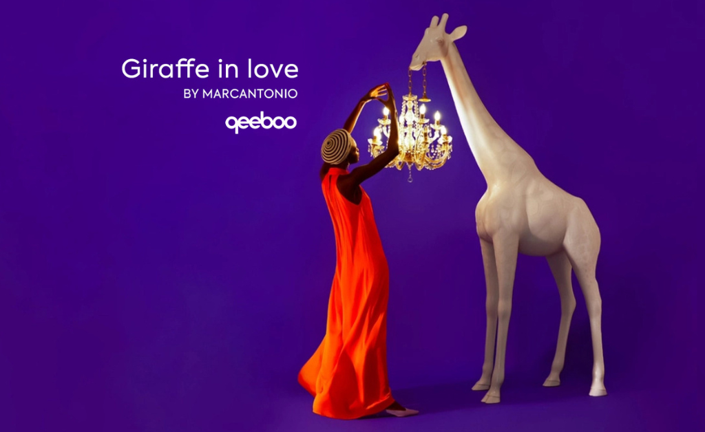 giraffe in love