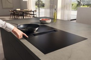 Piano cottura con cappa Miele da Zilio Interni